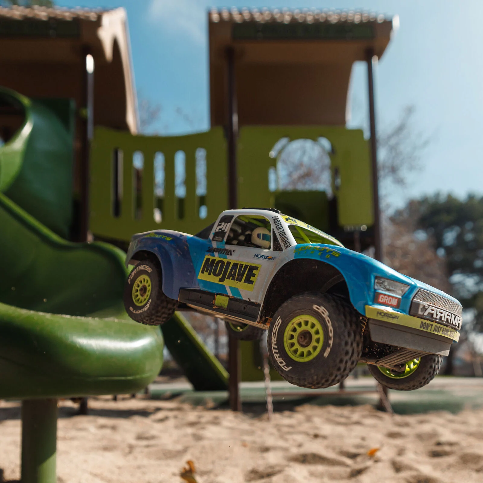 1/16 ARRMA MOJAVE GROM (Battery & Charger Included)